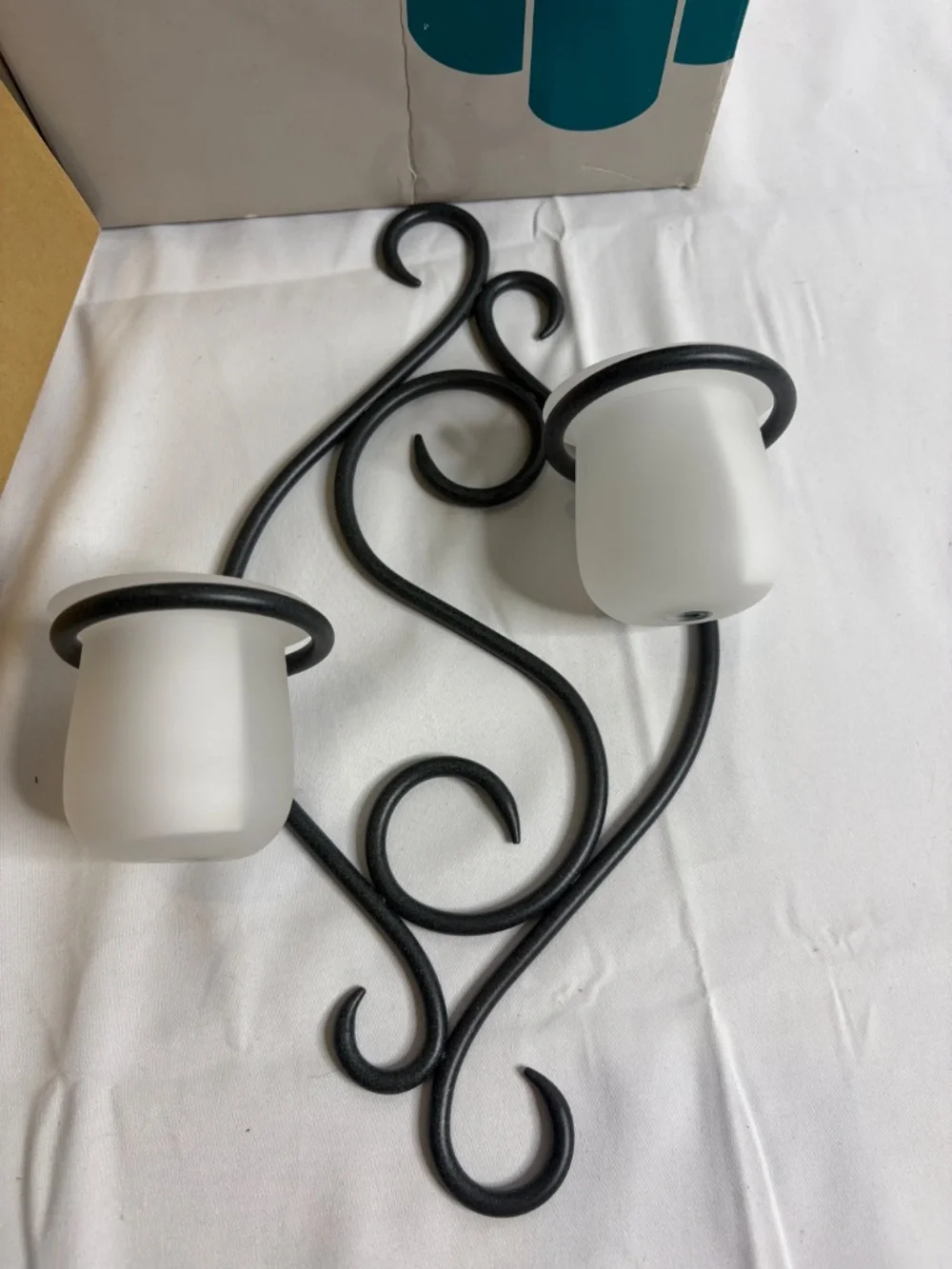 Partylite P0121 Wrought Iron and Frosted Glass Scroll Sconce NEW in Original Box - Picture 2 of 9
